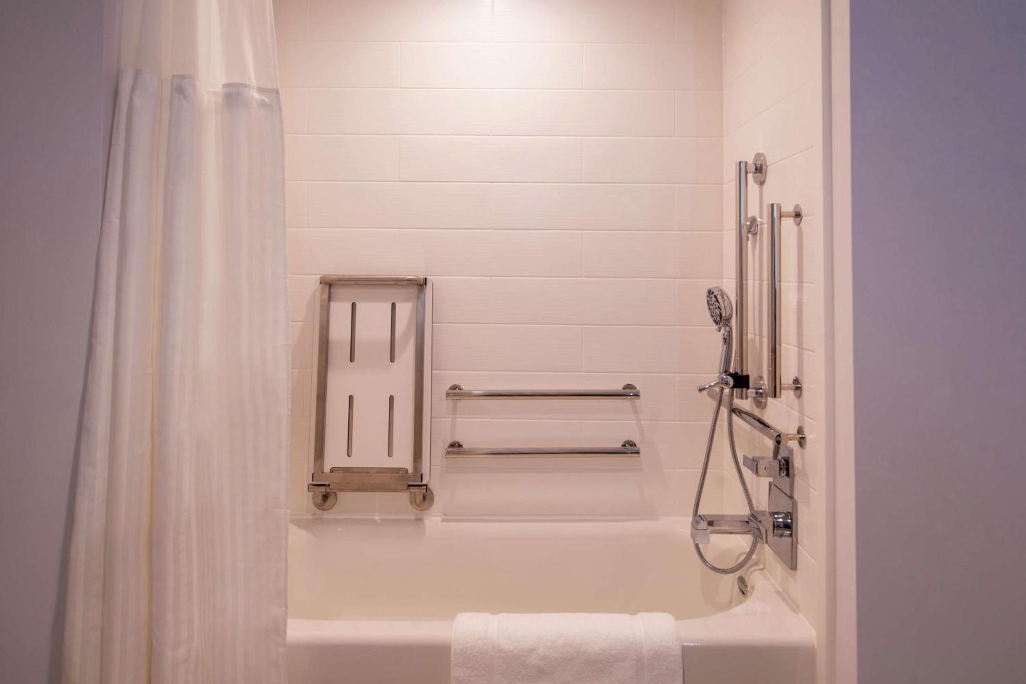 Hilton Garden Inn Kansas City Airport Mo Εξωτερικό φωτογραφία